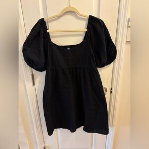 Old Navy Black Puff Sleeve Dress M